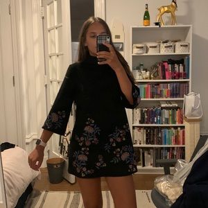 COPY - Zara mini black velvet floral dress high neck. M.
